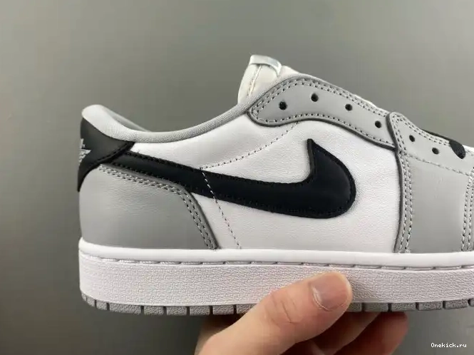 One Kick Jordan 1 Low OG CZ0790-110 Barons Air 0611
